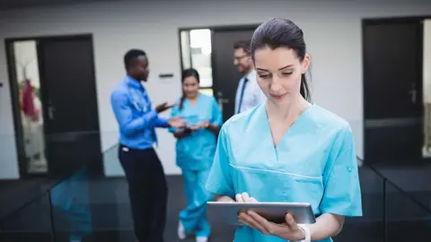  Celador en instituciones sanitarias: una profesi&oacute;n esencial en hospitales y centros de salud 