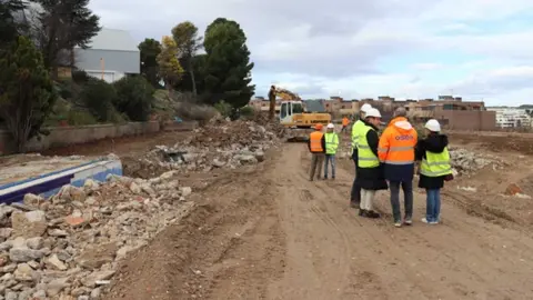 Reconversi&oacute;n de las piscinas Ciudad de Tudela en zona verde