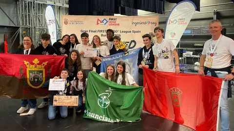 Equipo de rob&oacute;tica GRAT Anunciata. Foto. final nacional de la First Lego League abril 2026. Cedida