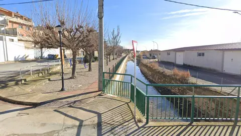 Paseo del Canal de Tauste en Fusti&ntilde;ana