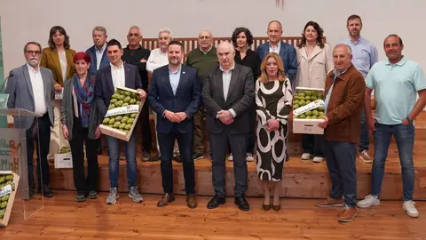 Foto familia Aniversario IGP Alcachofa de Tudela