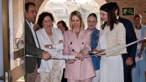 Maeztu visita la residencia reformada. Foto_ Gobierno de Navarra