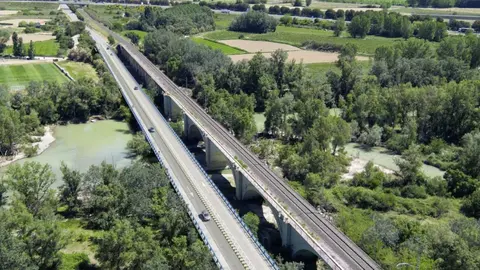 Puente sobre el r&iacute;o Arag&oacute;n, en Marcilla