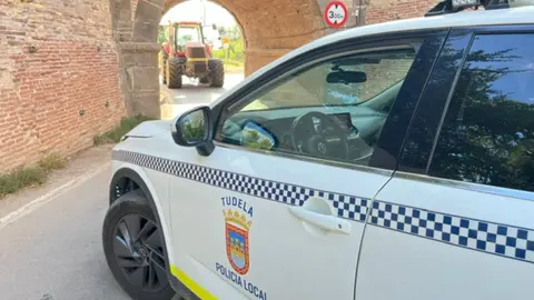Polic&iacute;a local de Tudela en la Ermita del Cristo