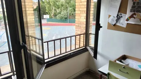 Aula y ventana del Colegio El Castellas de Villafranca