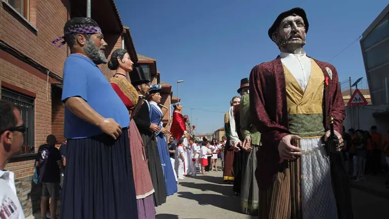 Buñuel 25 Aniversario Gigantes 2025 (25)