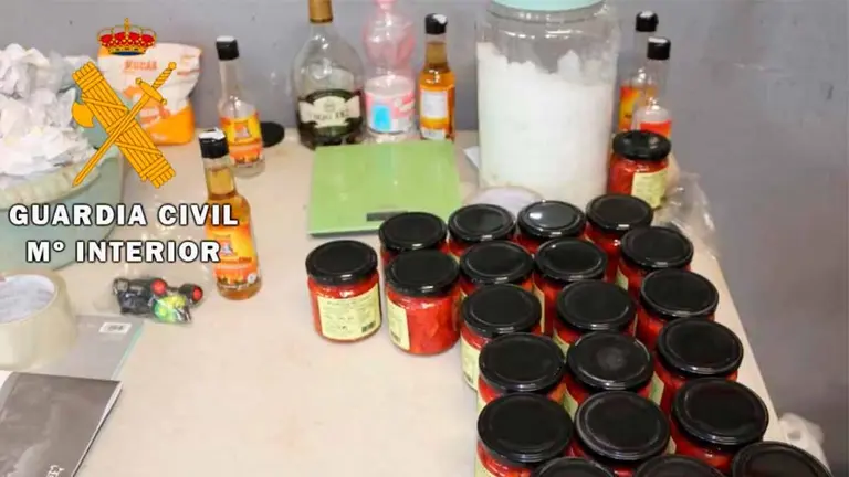 Fotos de la operación en Tudela contra un grupo criminal que falsificaba conservas de pimientos del cristal (1)