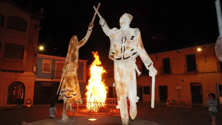 Noche de San Juan 2025 en Cortes (1)