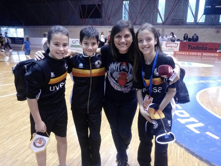 Alevines con Ana Laura