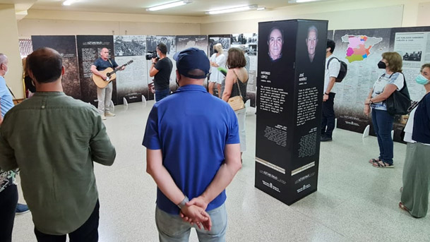 Roberto Urra cantautor