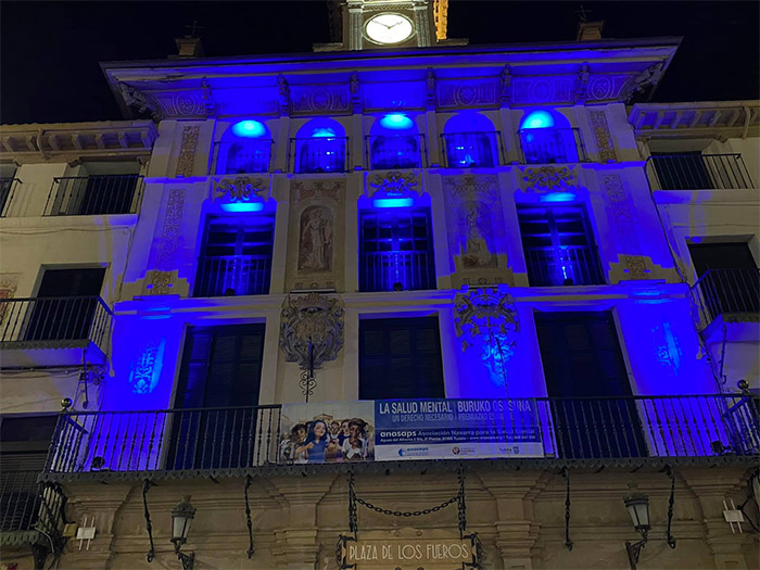 Casa del Reloj iluminada azul - copia