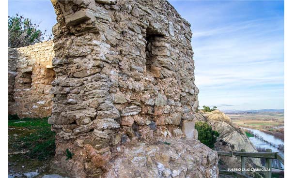 Restos del Castillo de Peralta