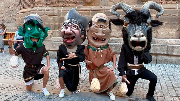 tudela comparsa gigantes casco antiguo2