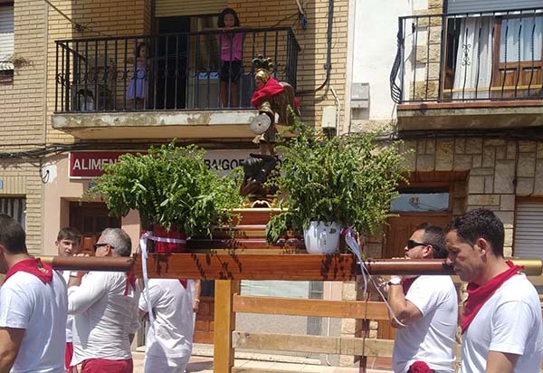 San Miguel en procesión por Barillas