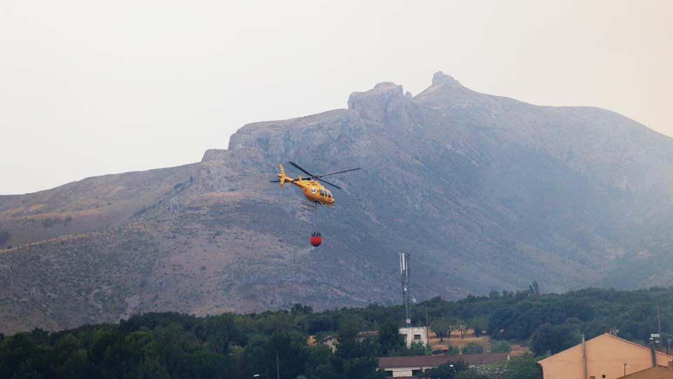 Labores de extinción del incendio de Añón del Moncayo