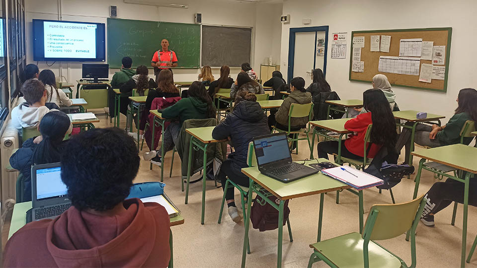 ies valle ebro charlas policia foral2