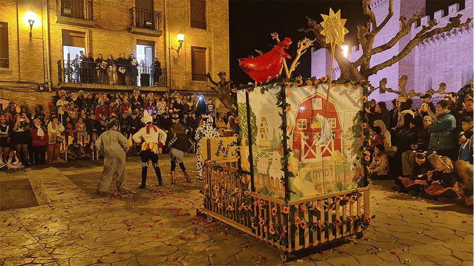 La granja de locos. Espectáculo en la plaza Carnaval Marcilla 2023 (33)