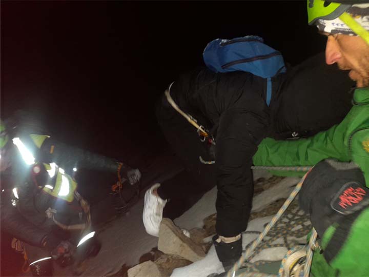 Grupo de rescate en el Moncayo