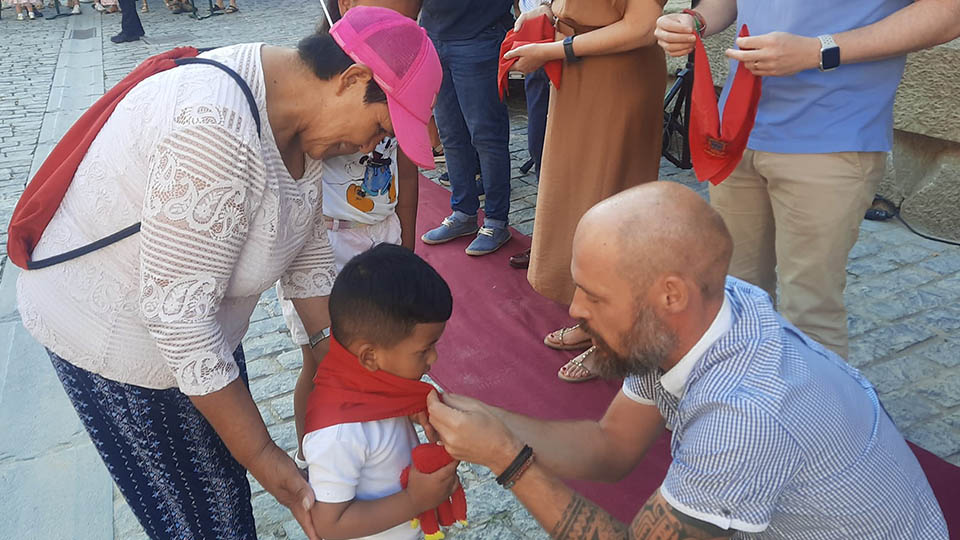 pañuelos rojos 2023 (3)