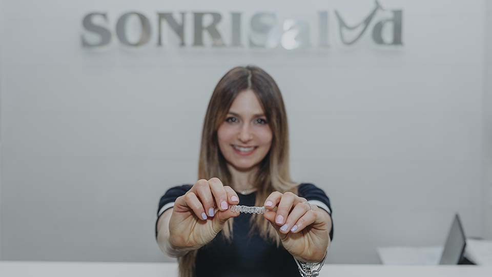 Sonrisalud ortodoncia invisible