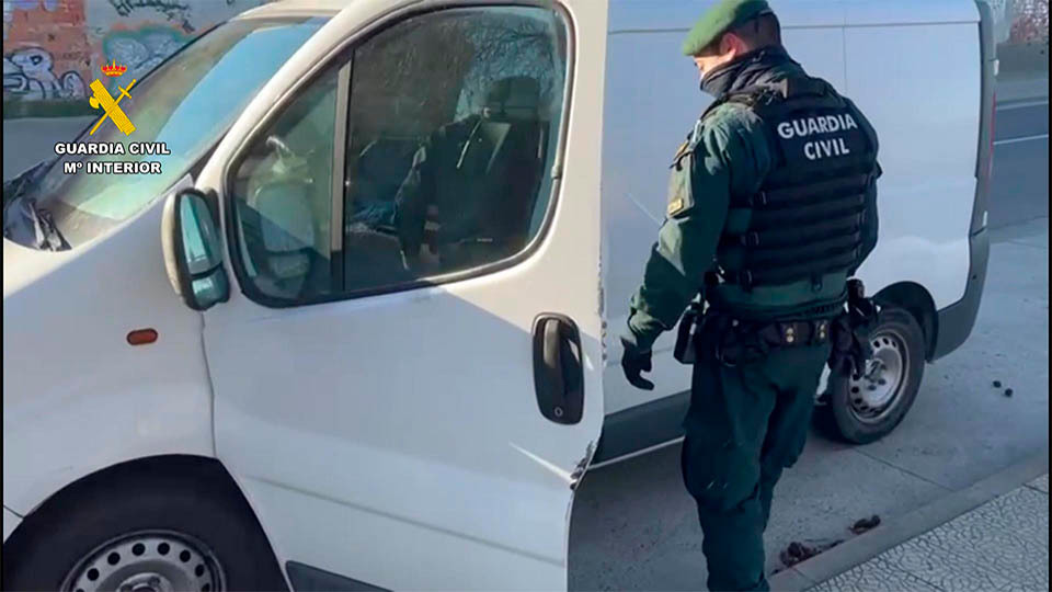 calahorra guardia civil furgoneta robada