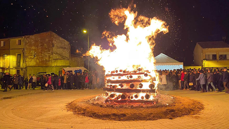 milagro fiestas san blas hoguera