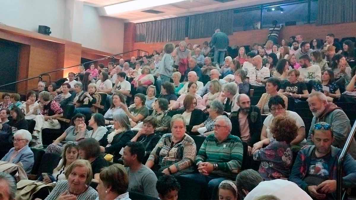 Proyección en el CICOM del cortometraje 'La Peña' del director murchantino Jorge Valencia2