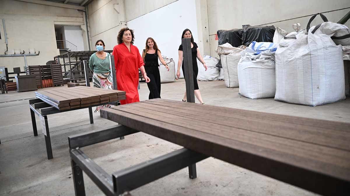 La consejera Maeztu visita la empresa de inserción social Alhama-Cintruénigo (3)