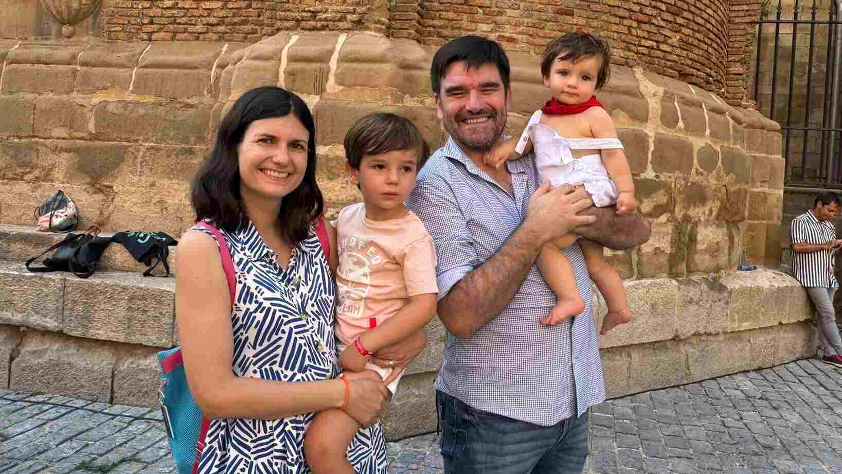 fotos pañuelos tudela 2024 Eneko Larrarte y familia