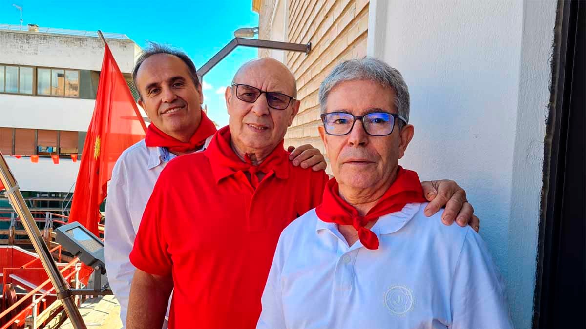 fiestas de cortes cohete cofradia del santo cristo