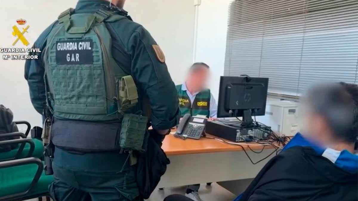 entrega del presunto autor de los asesinatos de tres personas en Navarra y Lleida (2)