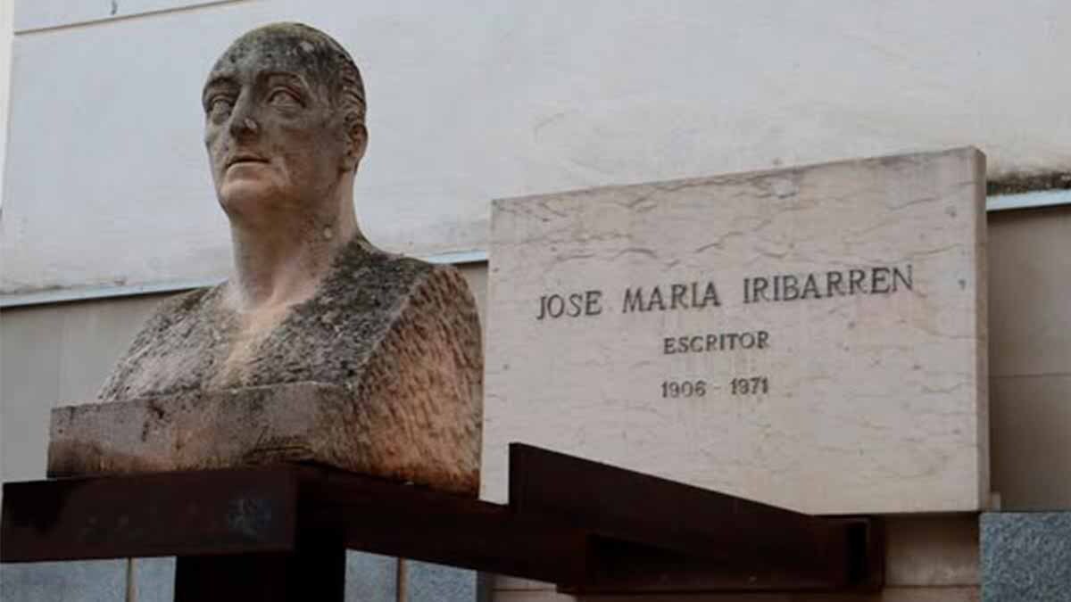busto josé maría iribarren