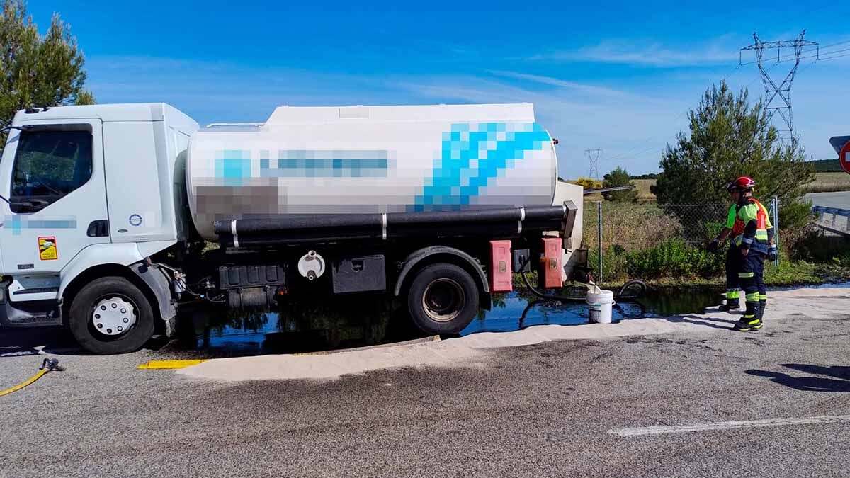 camión cisterna vertido aceite reciclado tudela (2)