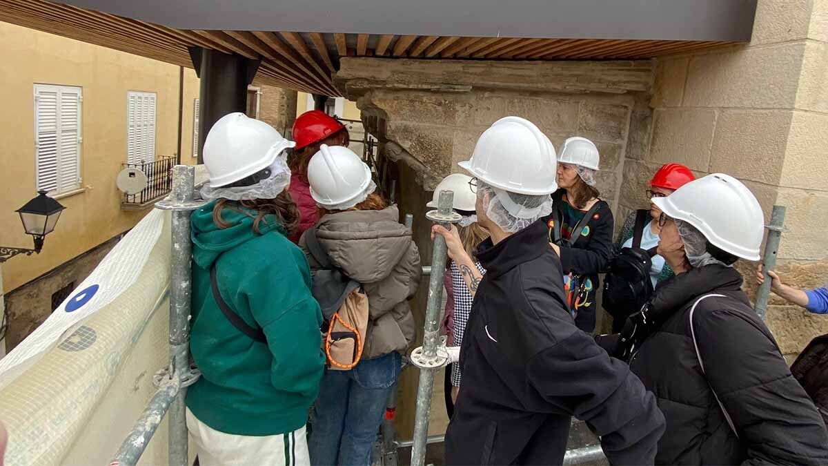 visita portada románica iglesia de la magdalena tudela2
