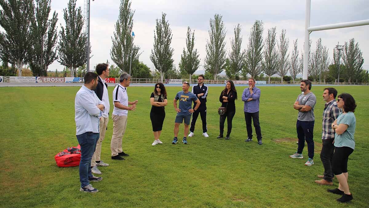 Gigantes de Navarra Rugby campaña centros educativos (2)