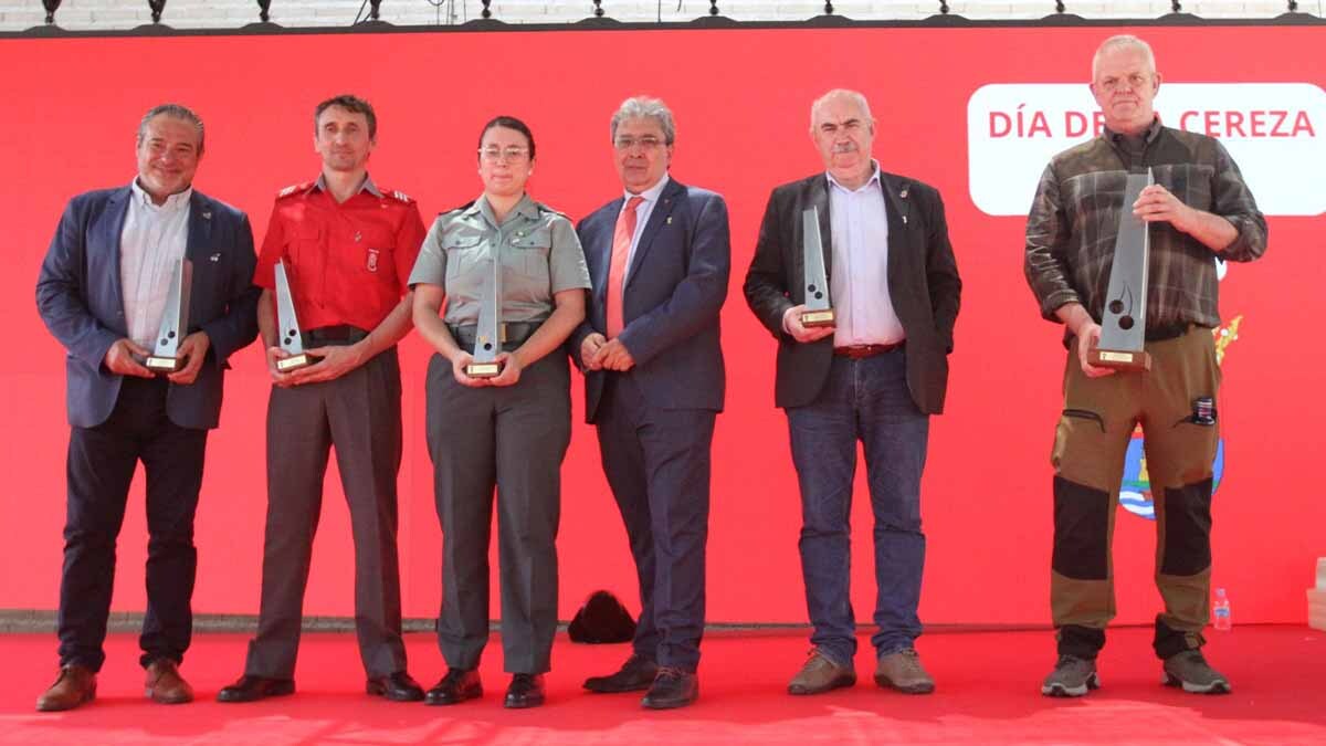 Galardonados con las insignias de Cereza de Oro y de Plata en la Fiesta de la Cereza de Milagro 2025