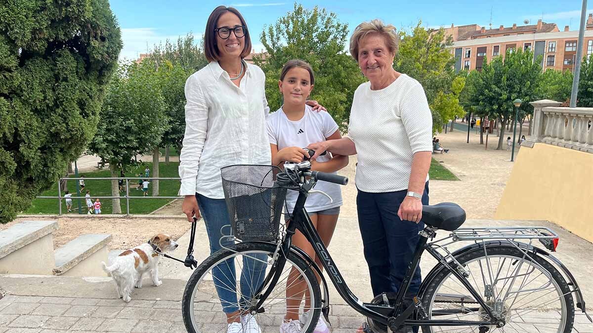 Teresa Lázaro Navascués Premio a 'Una vida en Bici' 2025 (1)